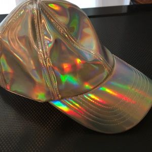 Holographic hat